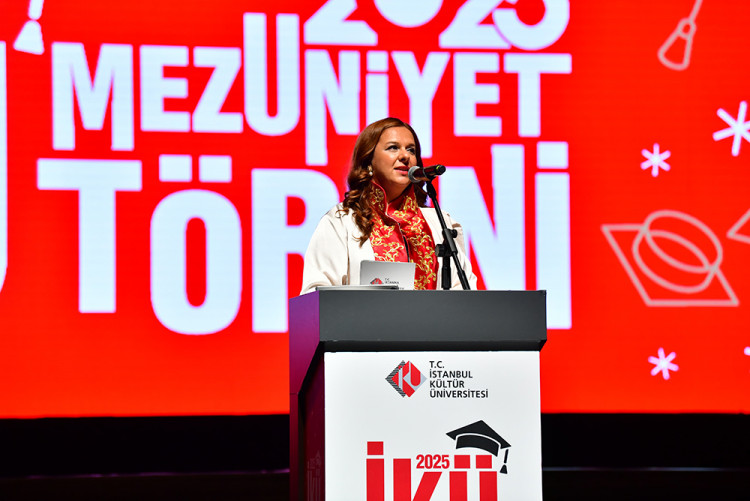 İKÜ 2024-2025 Mezuniyet Töreni 