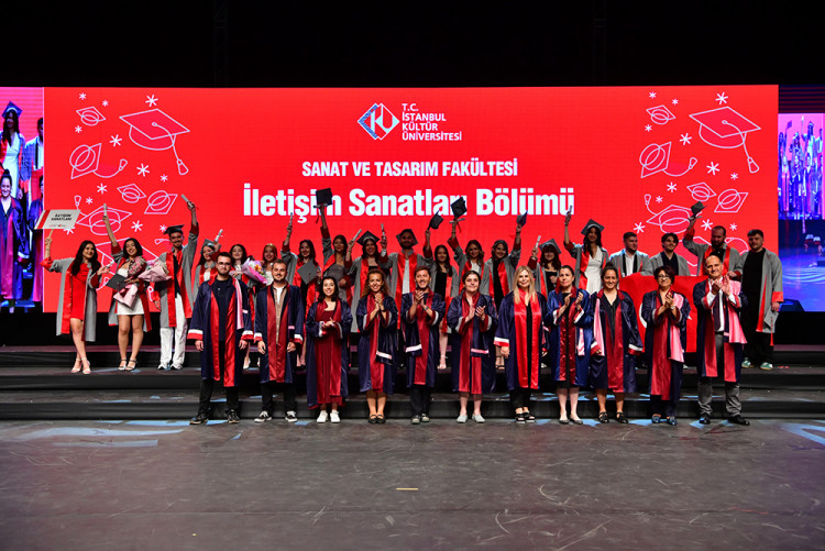 İKÜ 2024-2025 Mezuniyet Töreni 