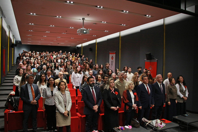 “24 Kasım Öğretmenler Günü Coşkusu: Öğretmenlerimizin İzinde, Eğitimin Geleceği” İKÜ’de Kutlandı