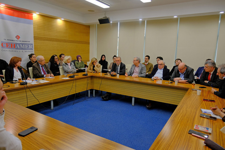 "Yapay Zekanın Fikir ve Sanat Eserleri Hukukuna Etkileri, Güncel Sorunlar ve Gelişmeler"