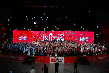 İKÜ 2024-2025 Mezuniyet Töreni 